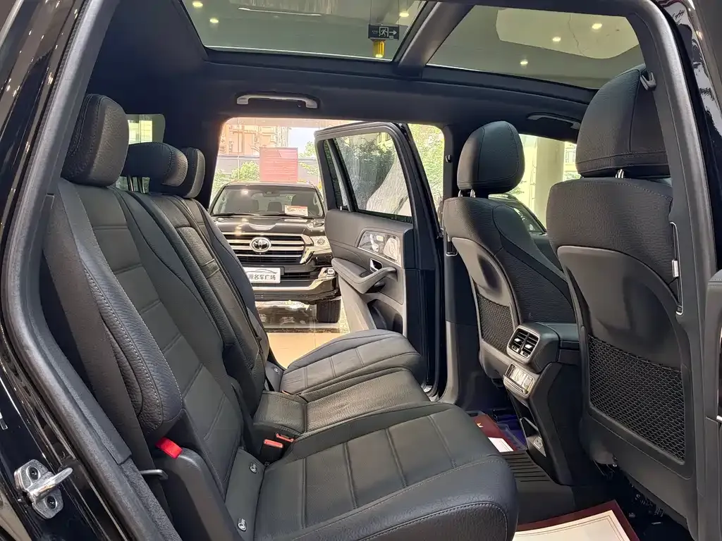 Mercedes-Benz GLS — фото 10