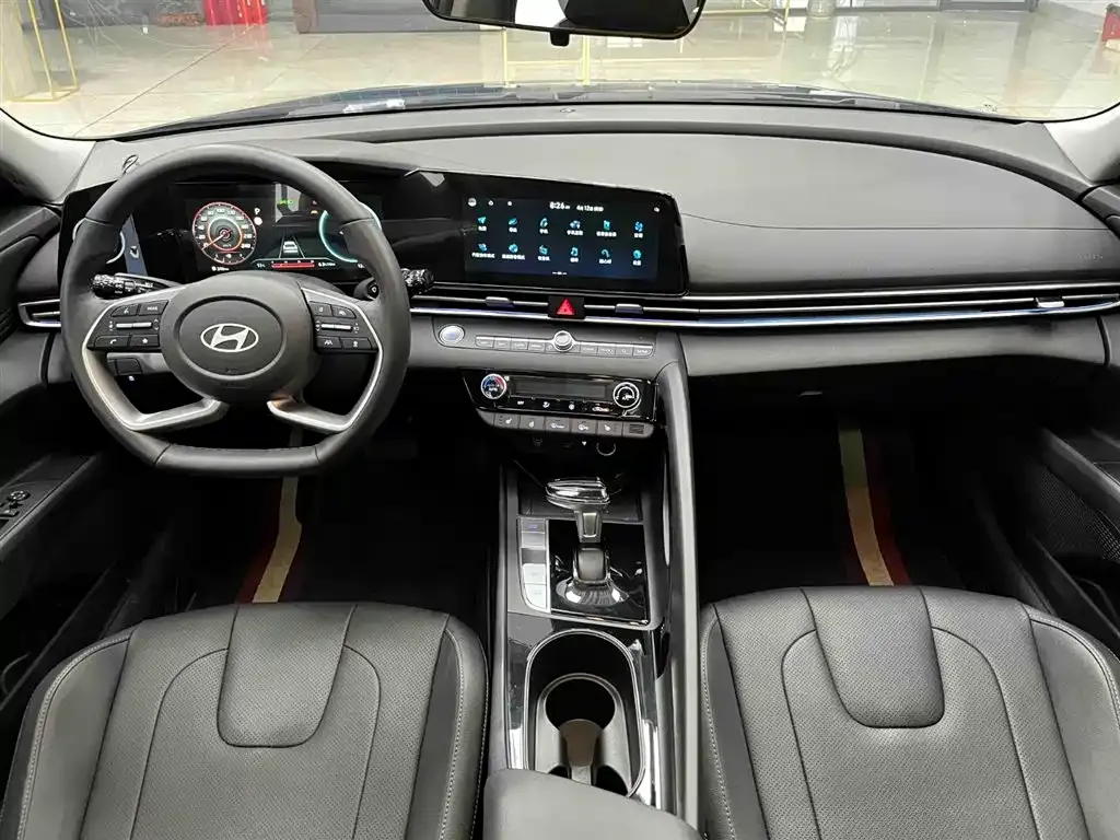 Hyundai Elantra — фото 9