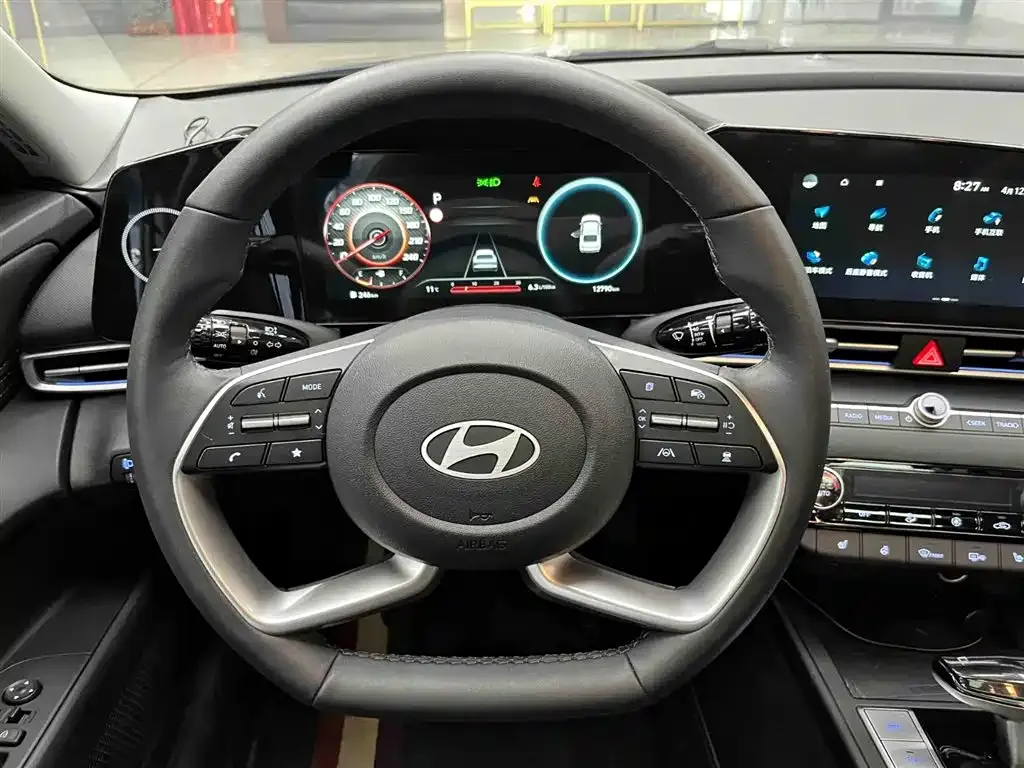 Hyundai Elantra — фото 4