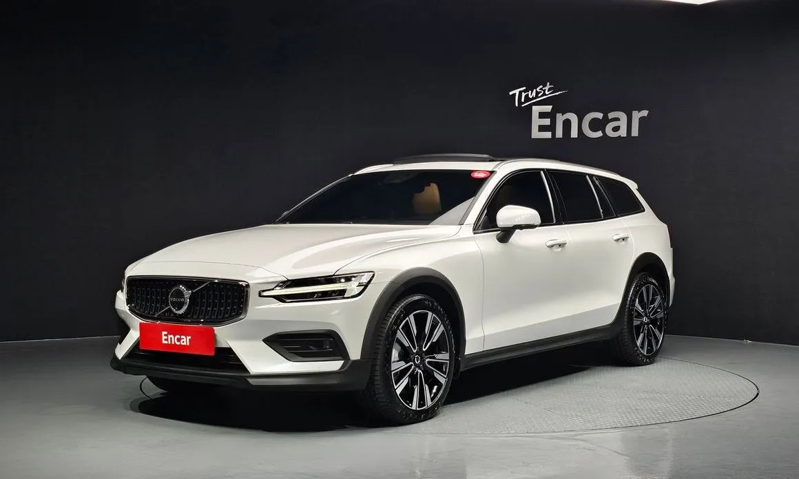 Volvo V60 2025 из KR, фото 1