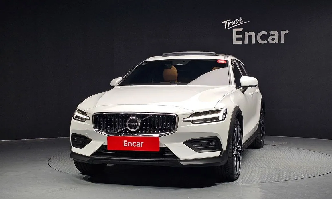 Volvo V60 2025 из KR, фото 5