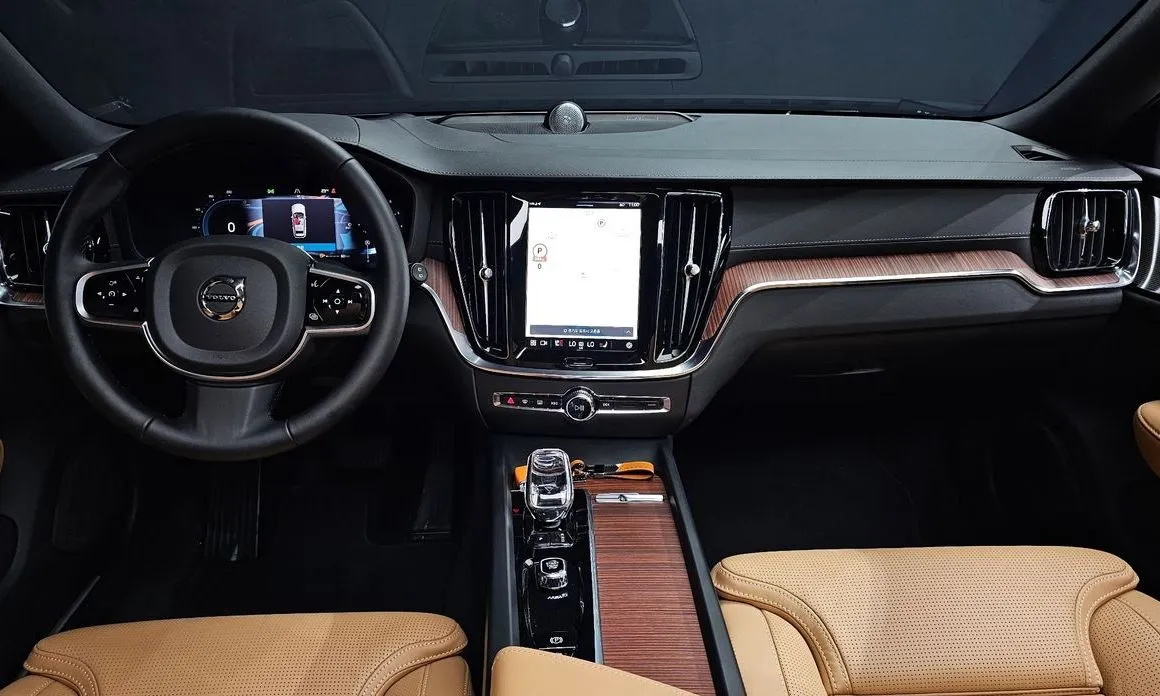 Volvo V60 2025 из KR, фото 6