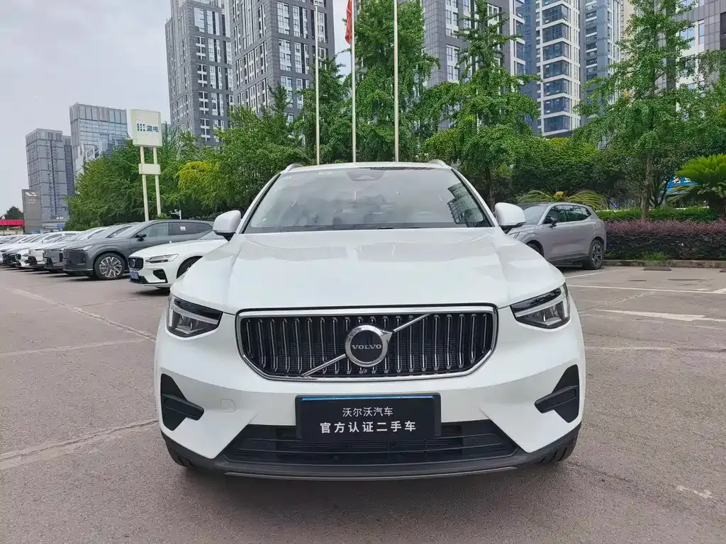 Volvo XC40 — фото 5