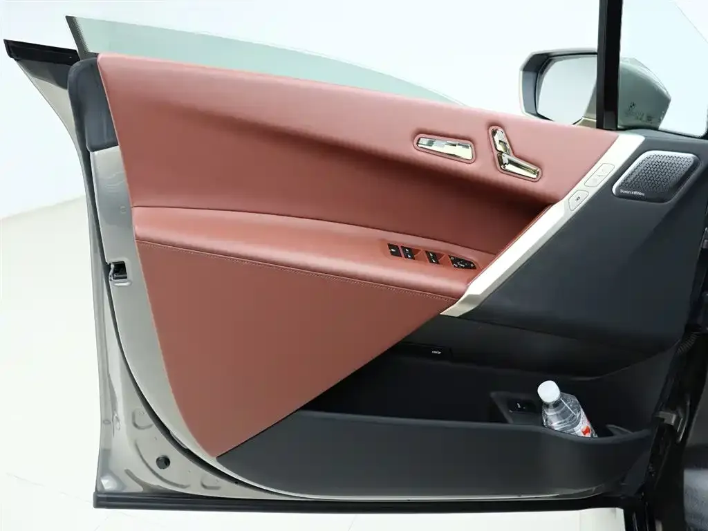 BMW iX M60 2024 из CN, фото 3