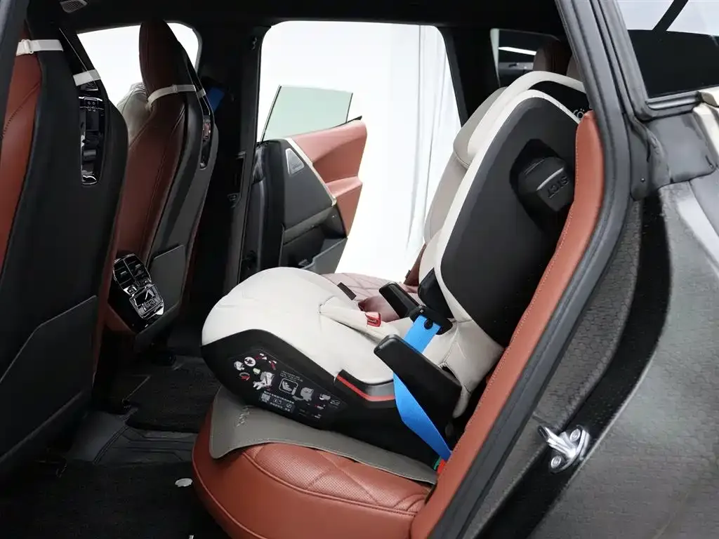 BMW iX M60 2024 из CN, фото 7