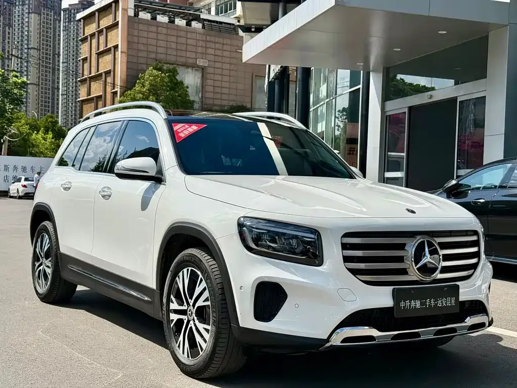 Mercedes-Benz GLB — фото 2