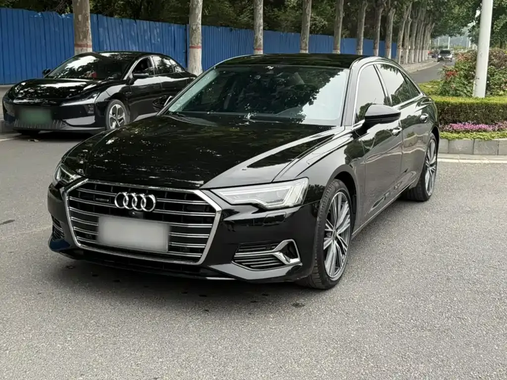 Audi A6L — фото 1