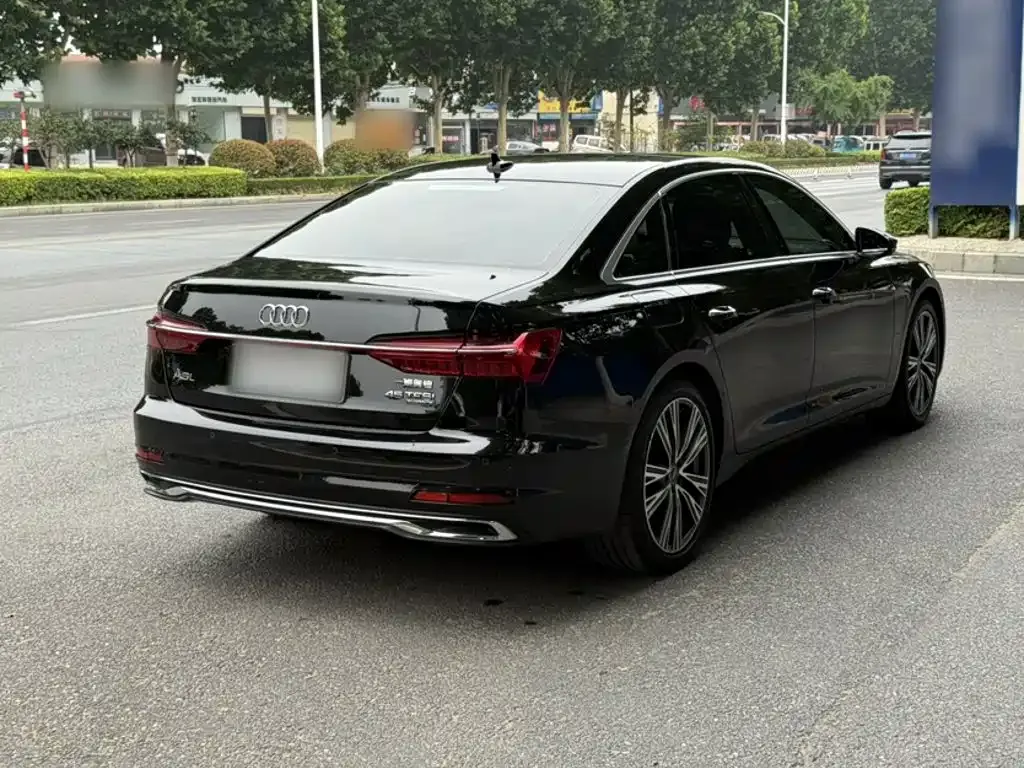 Audi A6L — фото 6