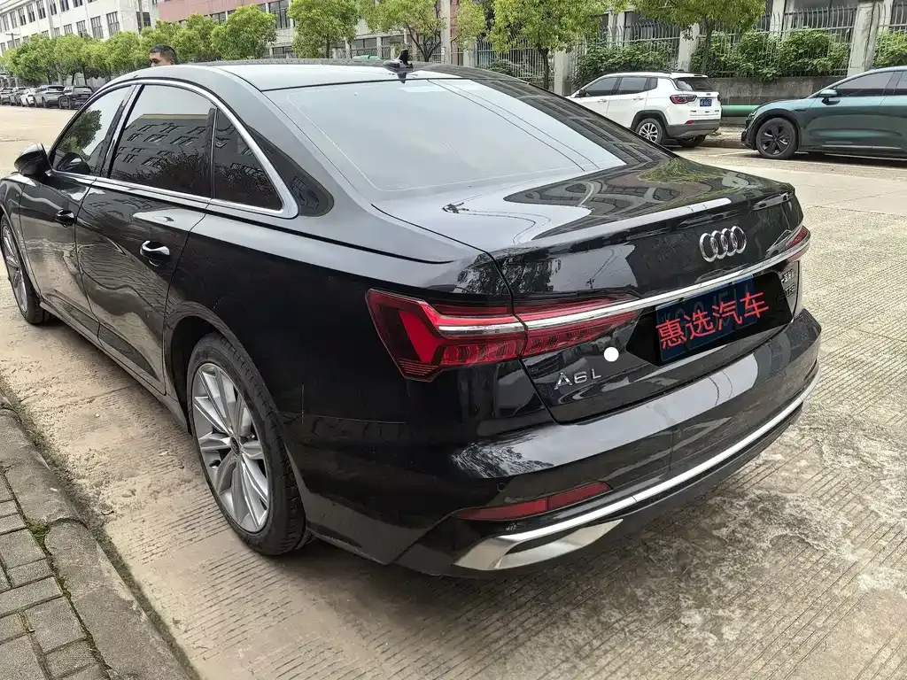 Audi A6L — фото 5