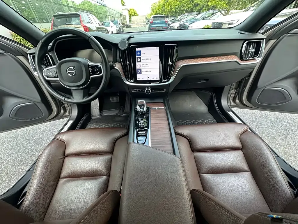 Volvo V60 2021 из CN, фото 10