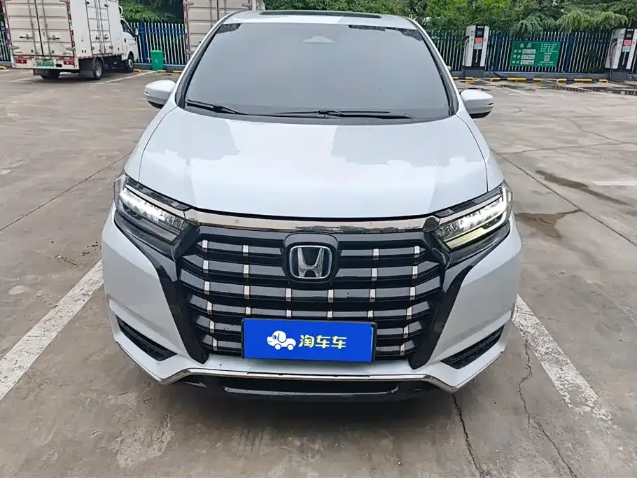 Honda Elysion 2024 из CN, фото 4