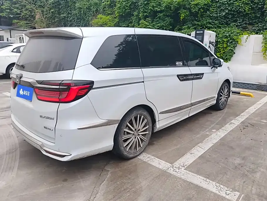 Honda Elysion 2024 из CN, фото 10
