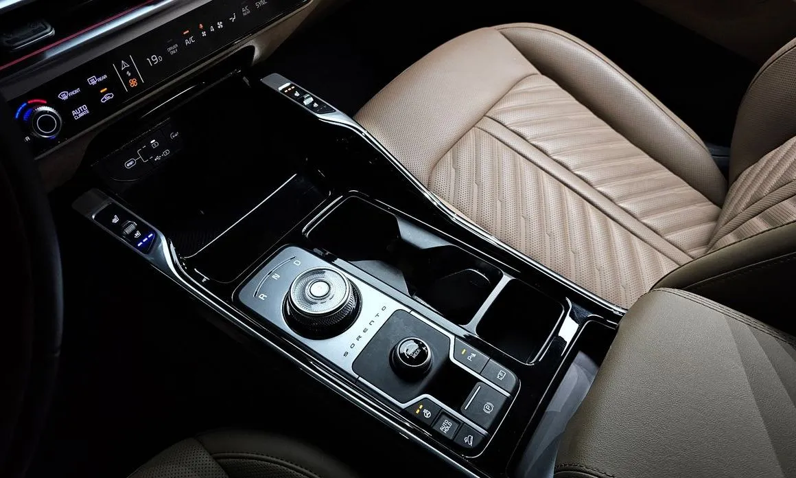 Kia Sorento — фото 6