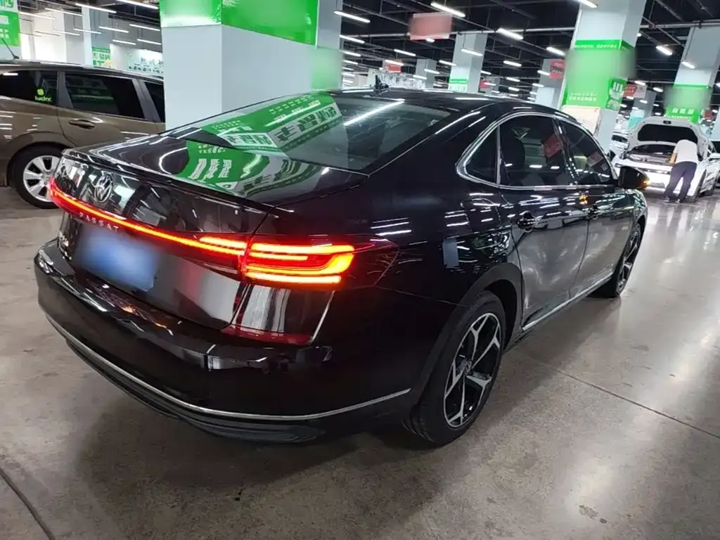 Volkswagen Passat — фото 6