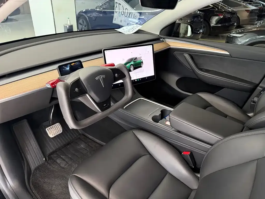 Tesla Model Y — фото 3