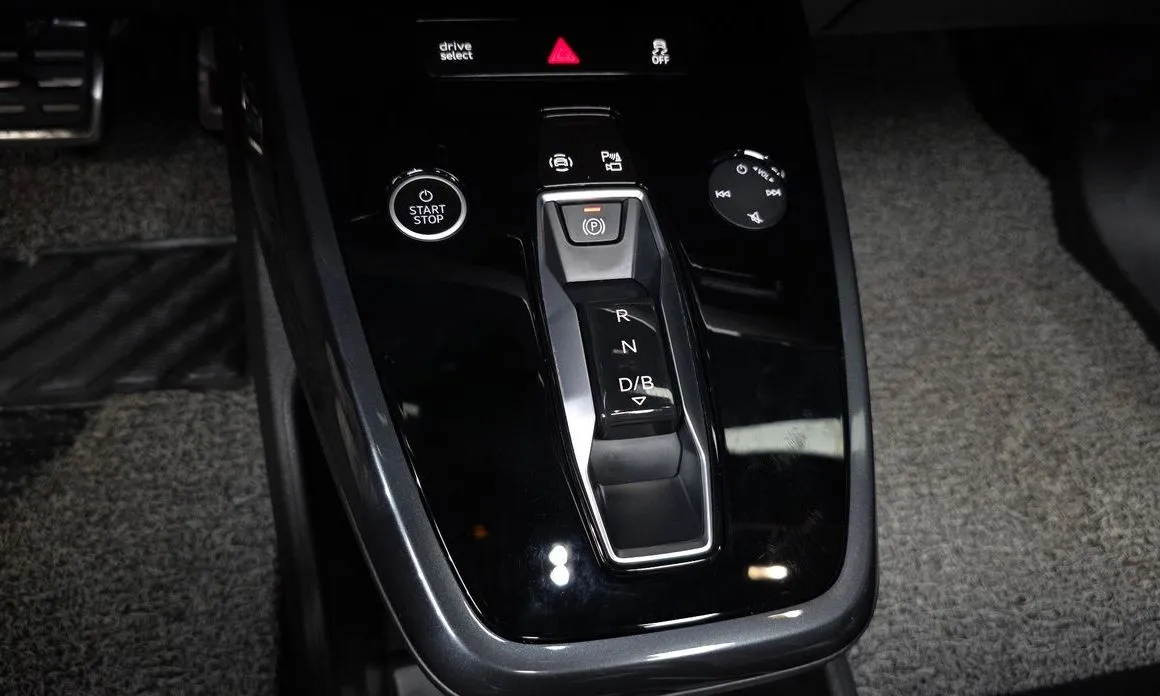 Audi Q4 e-tron 2023 из KR, фото 4