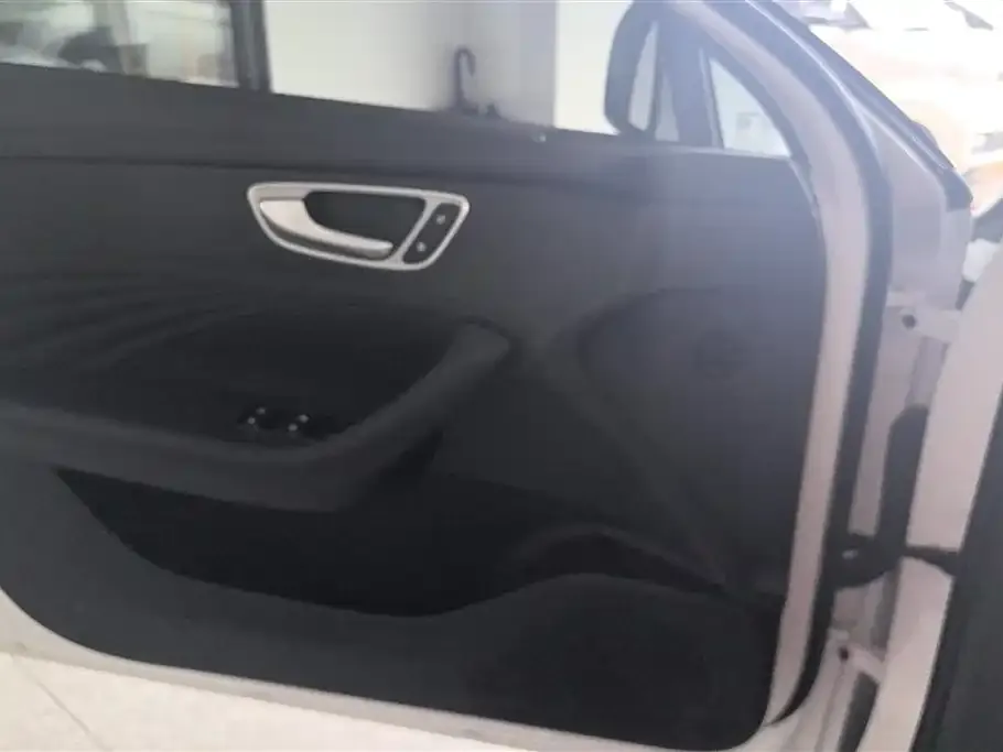 Roewe D7 2025 из CN, фото 3