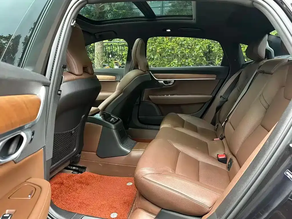 Volvo S90 PHEV 2023 из CN, фото 4