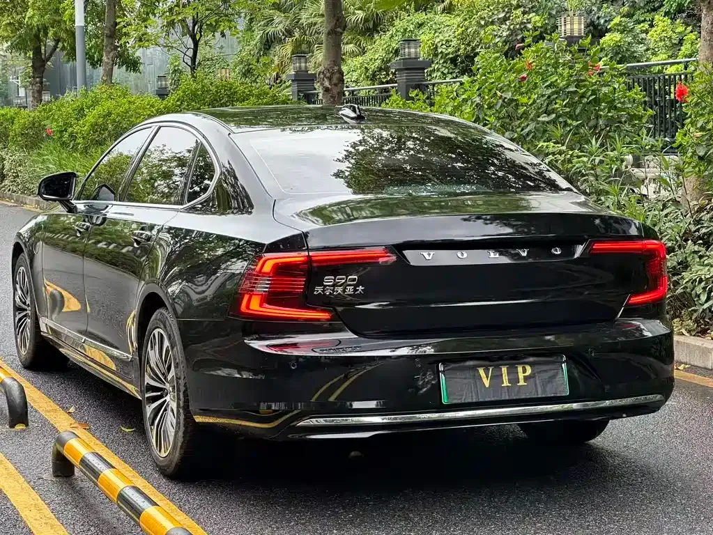 Volvo S90 PHEV 2023 из CN, фото 7
