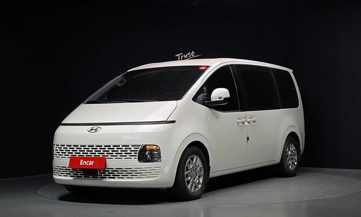 Hyundai Staria — фото 1