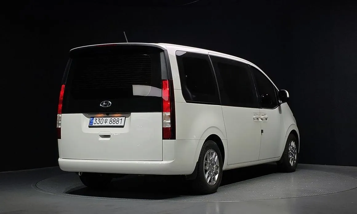 Hyundai Staria — фото 2