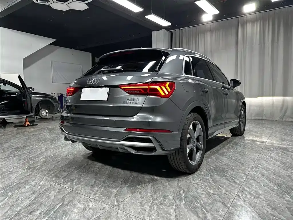 Audi Q3 — фото 7