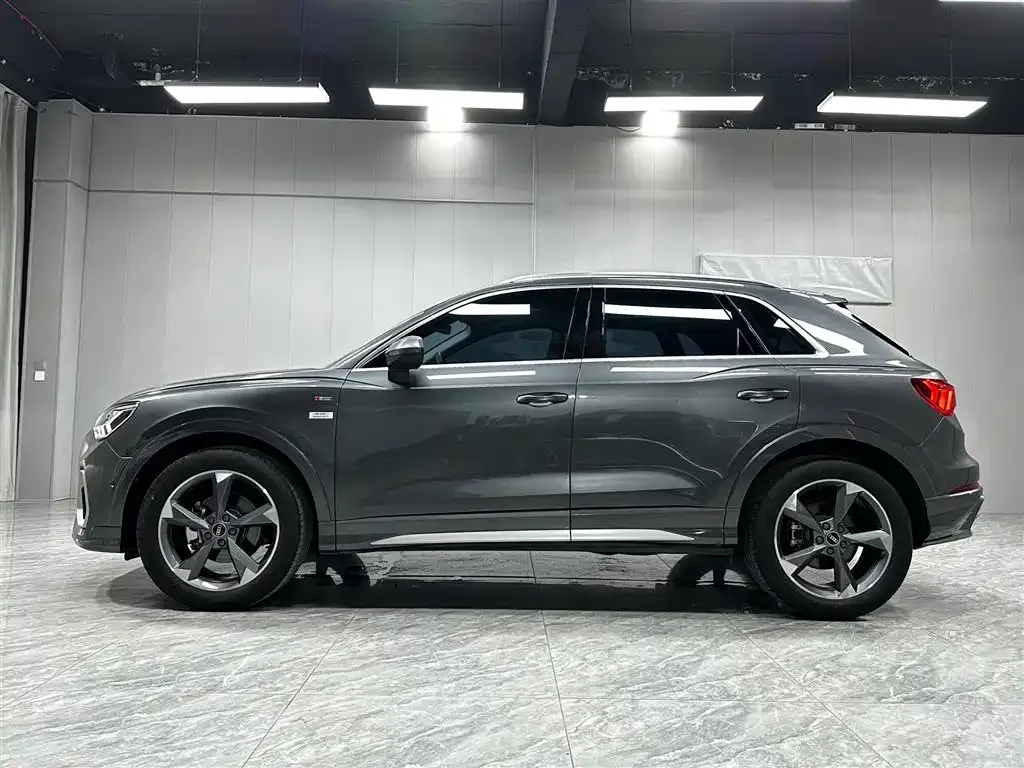 Audi Q3 — фото 10