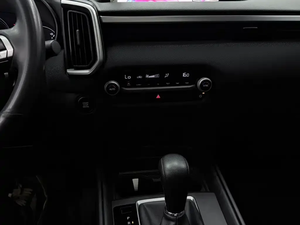 Mazda CX-50 2023 из CN, фото 7