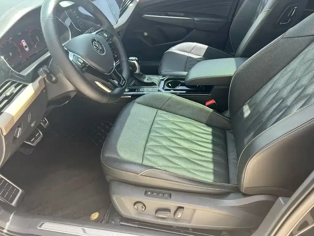 Volkswagen Passat — фото 8