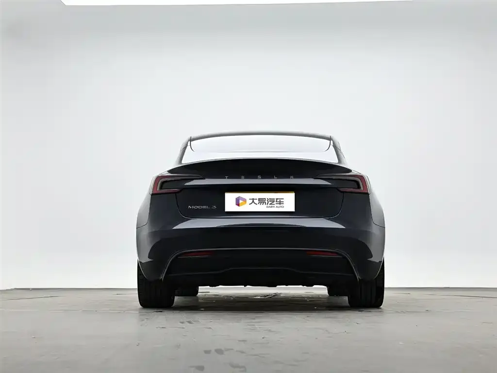 Tesla Model 3 — фото 6