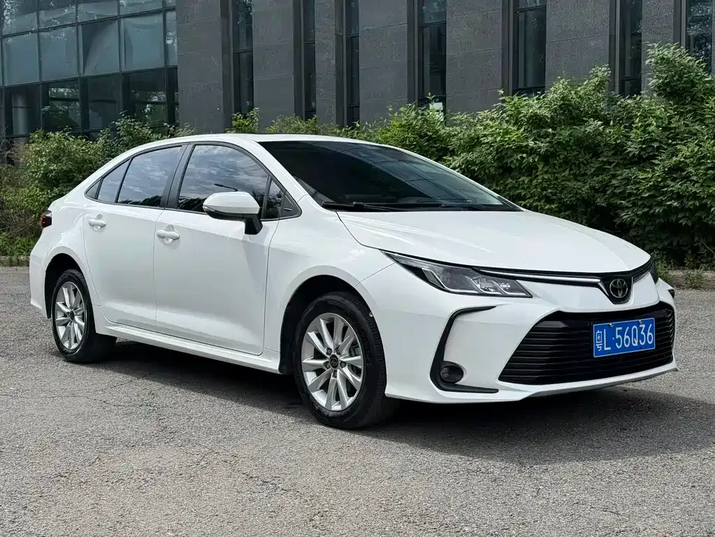 Toyota Corolla — фото 4
