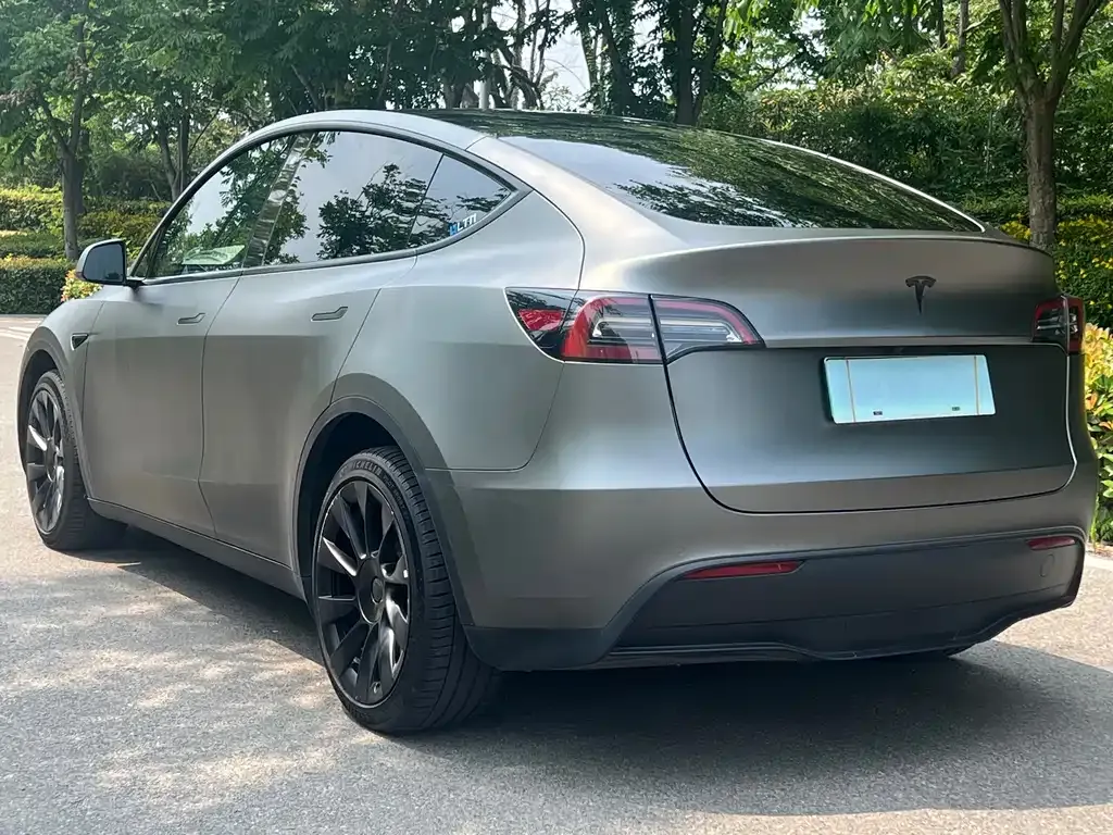 Tesla Model Y — фото 6