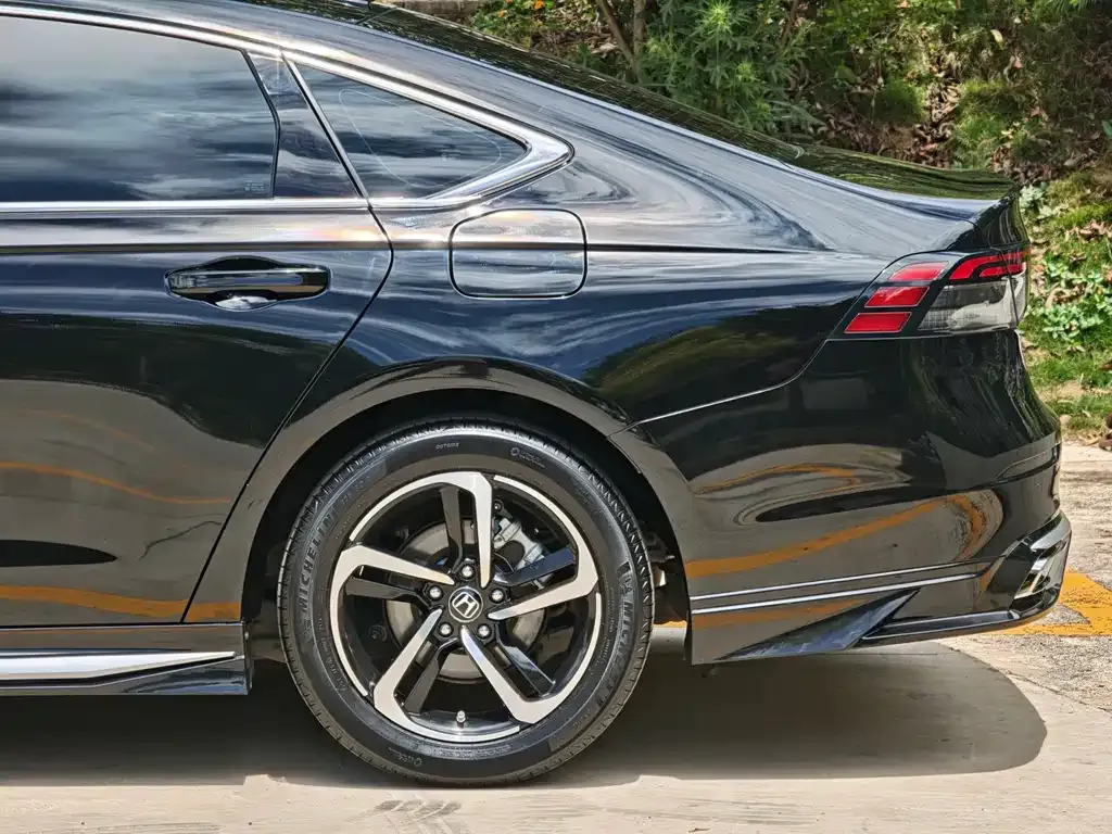 Honda Accord — фото 6