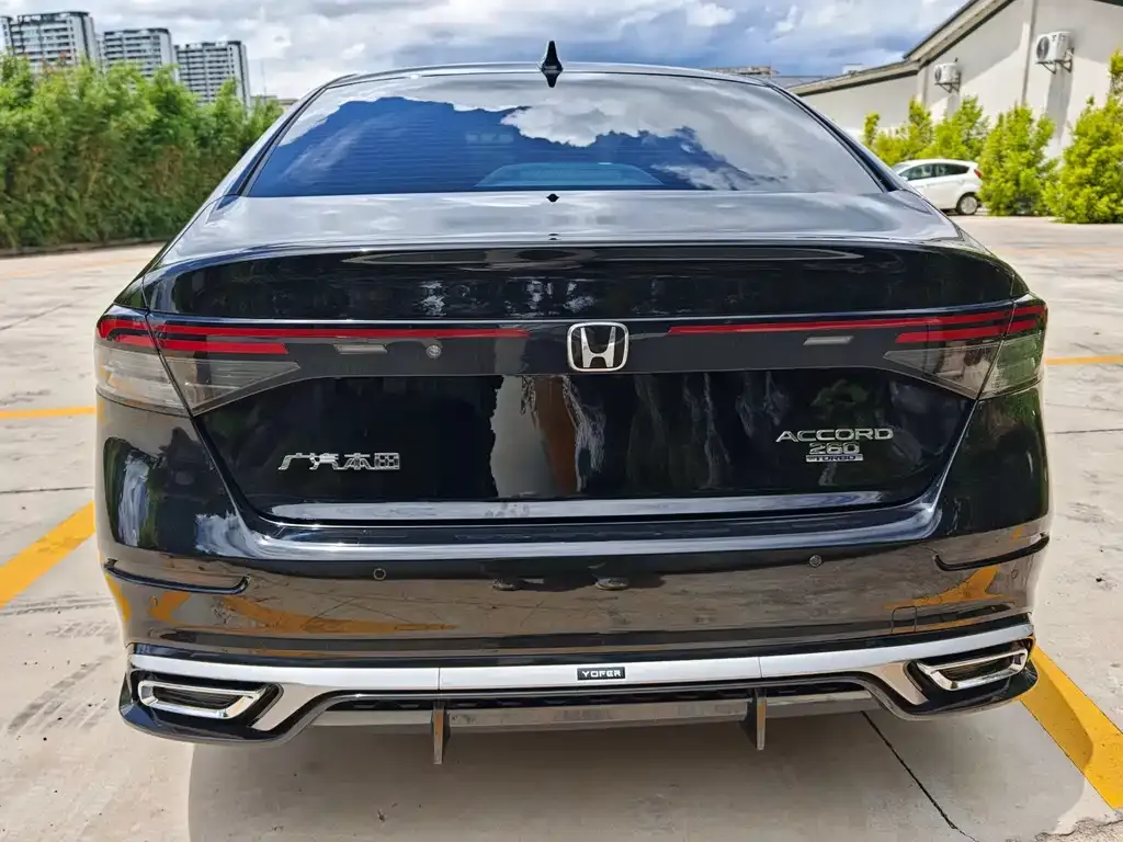 Honda Accord — фото 7