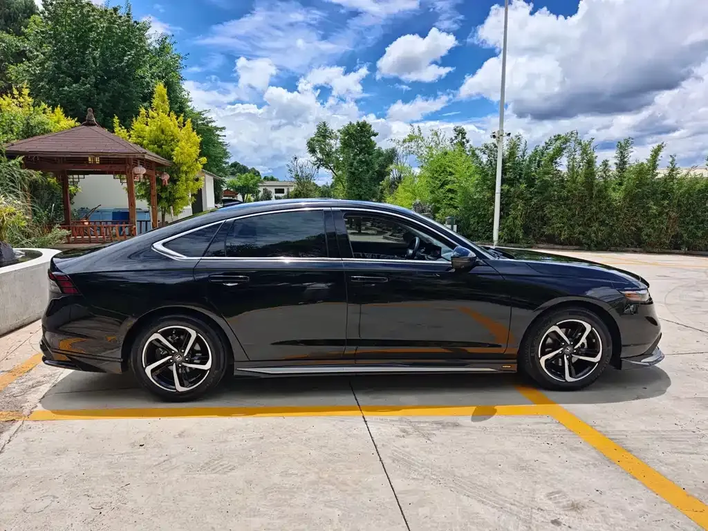 Honda Accord — фото 8