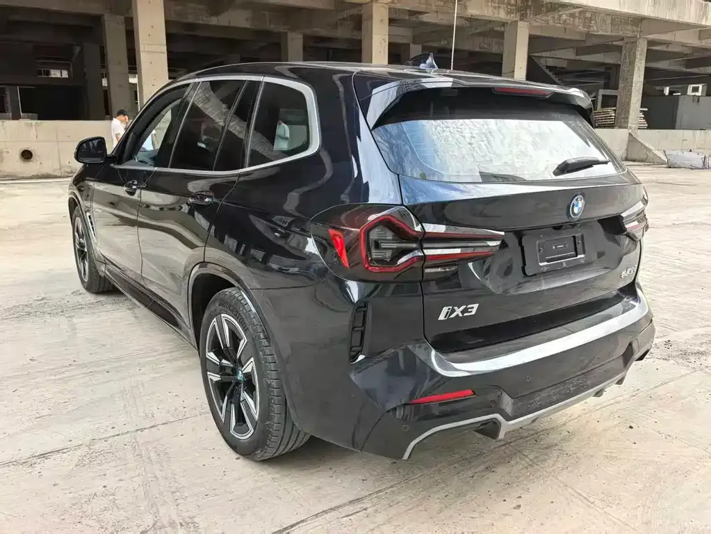 BMW iX3 — фото 4