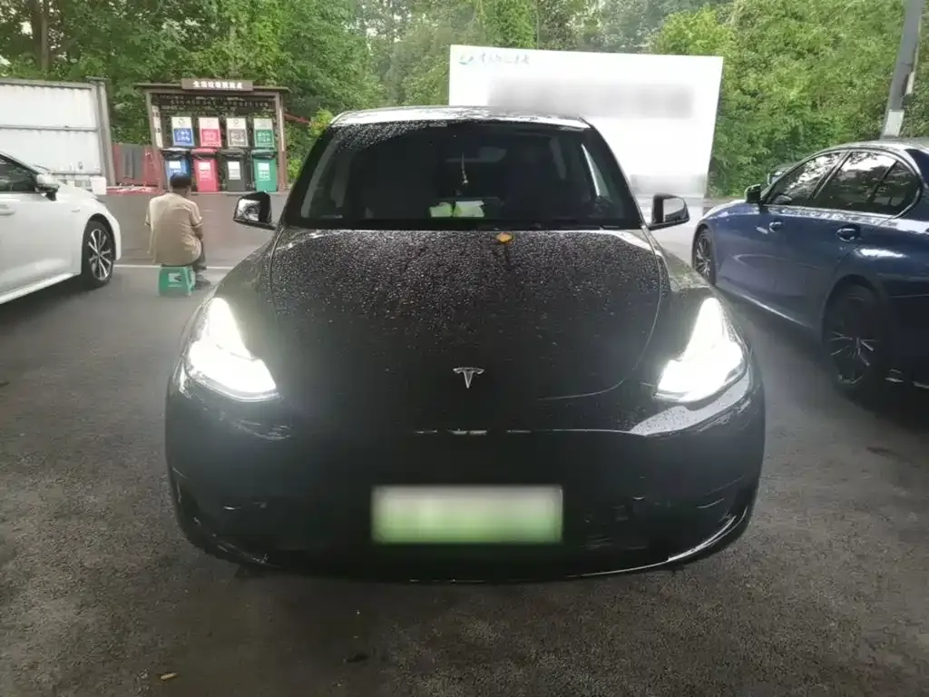 Tesla Model Y — фото 4