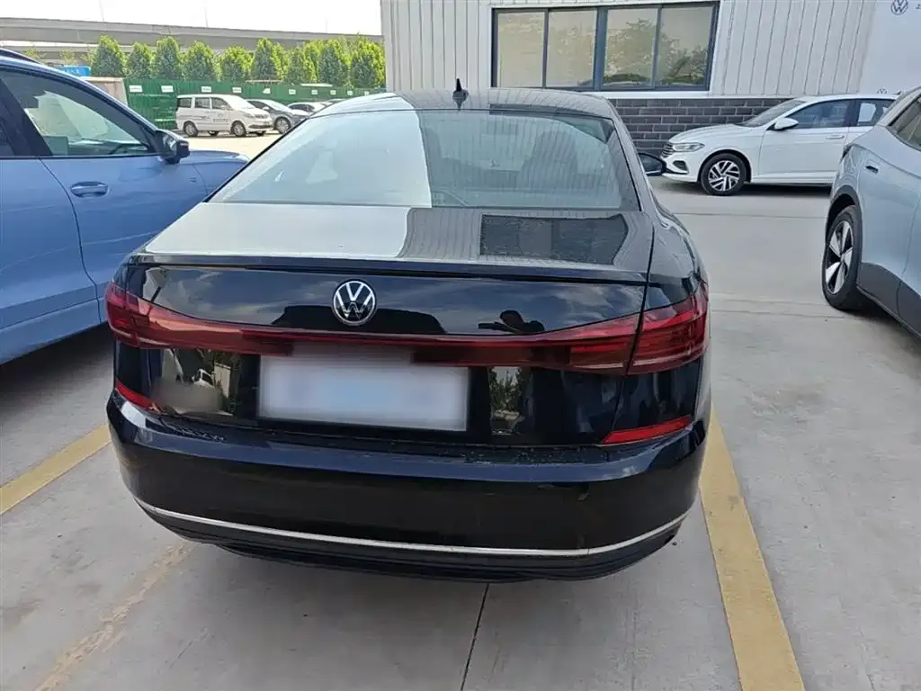 Volkswagen Passat — фото 7