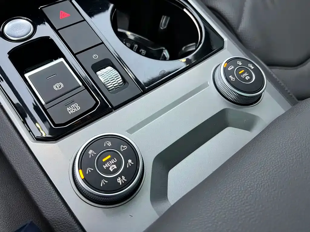 Volkswagen Touareg 2022 из CN, фото 4