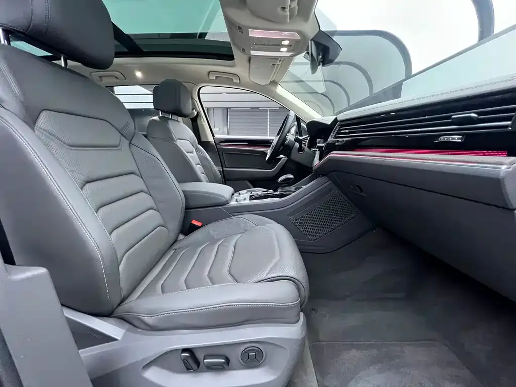 Volkswagen Touareg 2022 из CN, фото 6