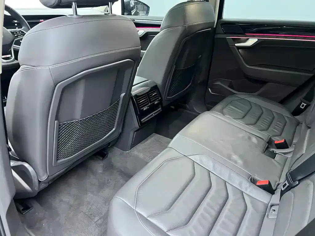 Volkswagen Touareg 2022 из CN, фото 10