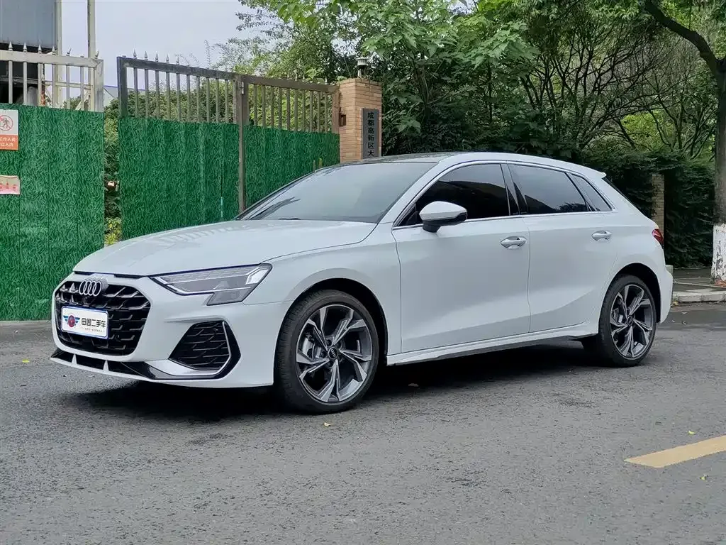 Audi A3 — фото 1