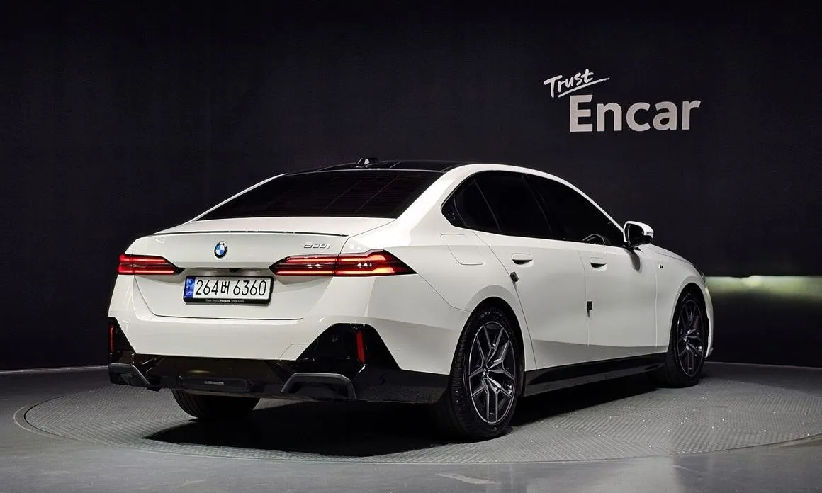 BMW 5-Series 2025 из KR, фото 5