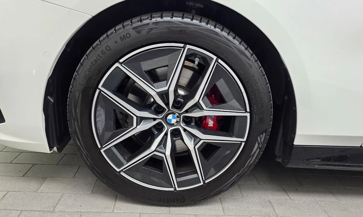 BMW 5-Series 2025 из KR, фото 3