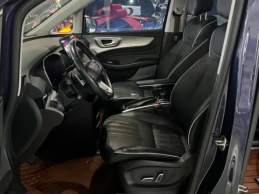 Roewe iMAX8 — фото 10