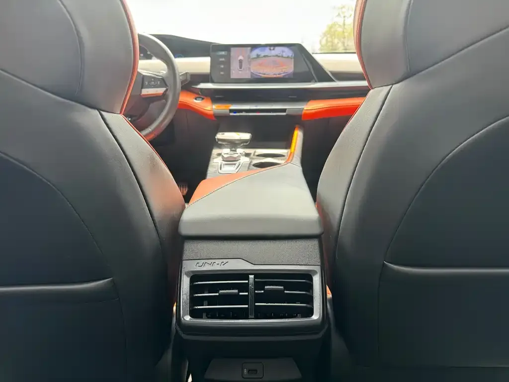 Changan UNI-V 2023 из CN, фото 4