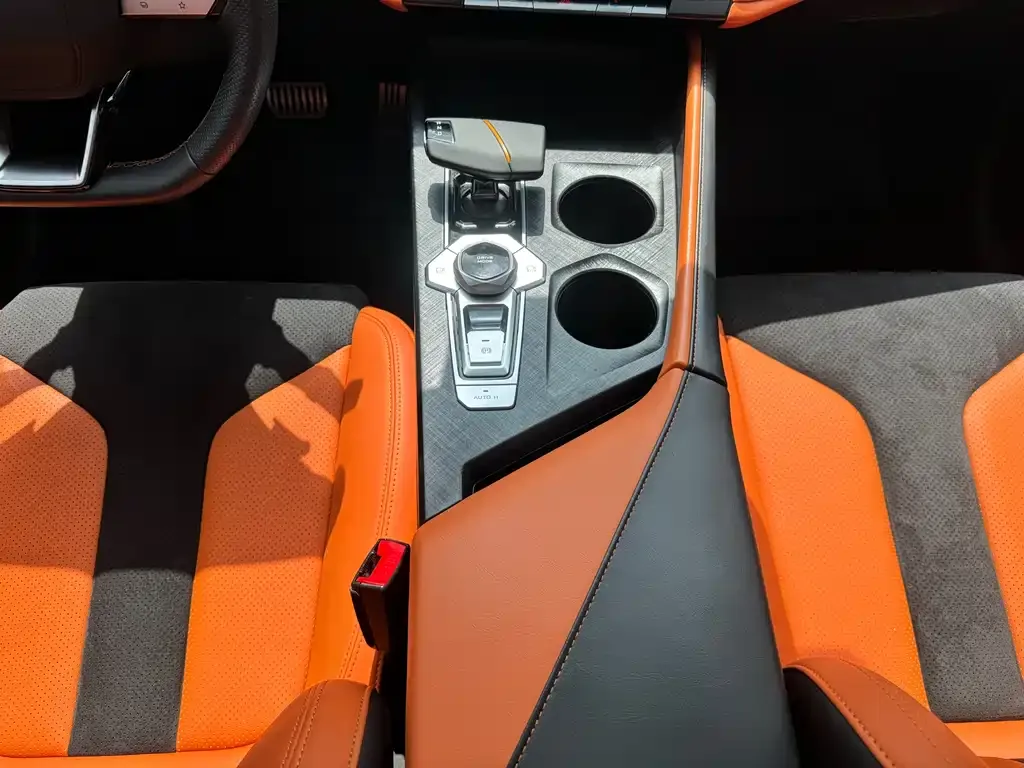 Changan UNI-V 2023 из CN, фото 8