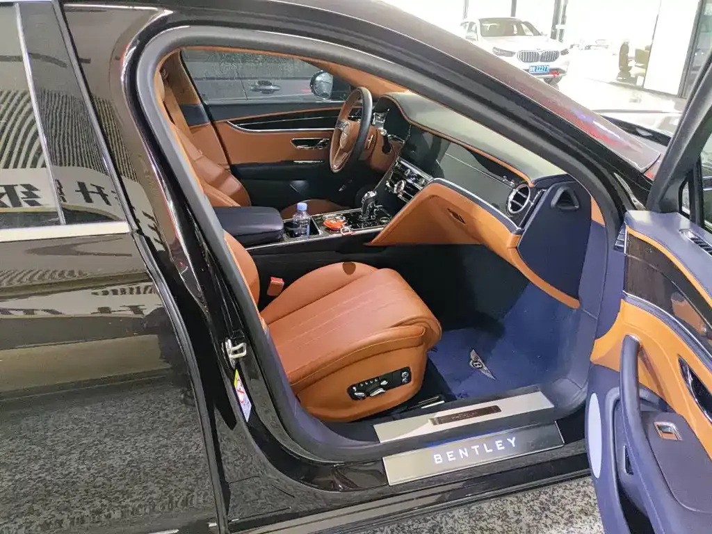 Bentley Flying Spur 2021 из CN, фото 6