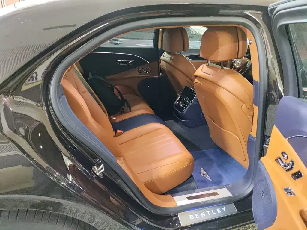 Bentley Flying Spur 2021 из CN, фото 2