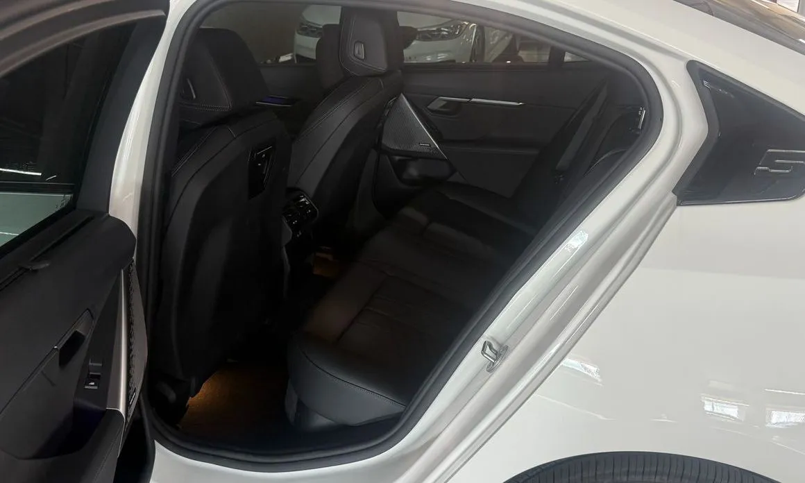 BMW i5 2025 из KR, фото 9